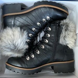 NEW Kari Blue Black Moto Boots With Heel and Faux Fur Trim
